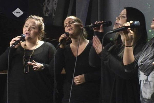 FM957: Ásynjur fluttu lagið Emotion í Morgunþættinum