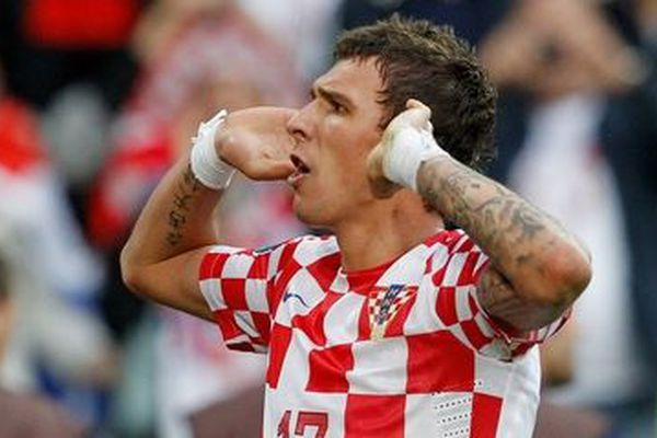 Ísland - Króatía: Markaskorarinn Mandzukic fær rautt spjald