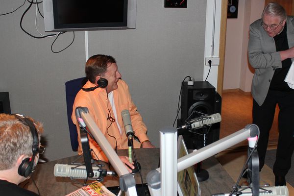 Hemmi Gunn fékk óvænta gjöf frá Heimi Karls í Bítinu