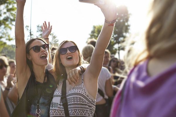 Ósk Gunnars - Tekur þú selfie? Fólk út um allan heim að deyja af völdum sjálfsmynda!