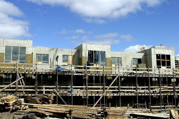 Reykjavík síðdegis - Mætti með auðveldum hætti lækka byggingarkostnað um 20 prósent.