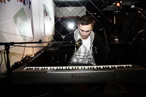 Friðrik Dór - Hún er alveg með´etta - Eldhúspartý 2010