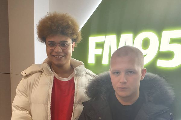 Aron Ísak eða Kid Isak vann Söngkeppni framhaldsskólana 2019 og ætlar sér að vinna Söngvakeppni Sjónvarpssins 2020.