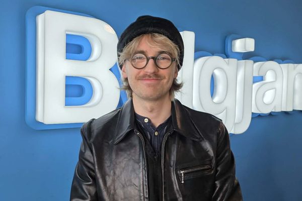 Píndur og keyptur í sinn fyrsta píanótímann