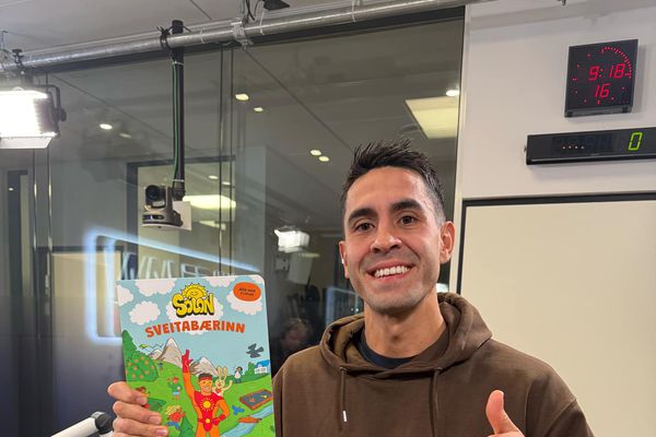 Bítið - Fann ekkert barnaefni fyrir börnin þannig að hann bjó til sitt eigið