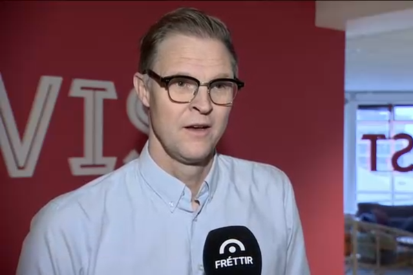 Segir kirkjuna sækja í ræturnar