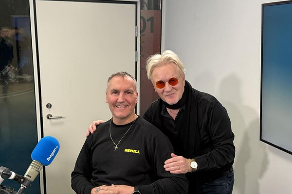 Stigu báðir hliðarspor, lentu í myrkrinu en hafa nú hemil á sér