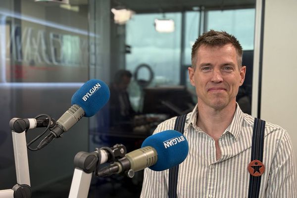 Stefnubreyting hjá Sósíalistum eftir hallarbyltingu