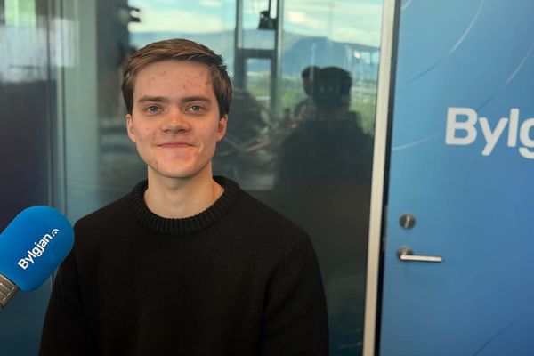 Bikarinn kostar 70 milljónir og sigurvegarinn fær 6 milljarða