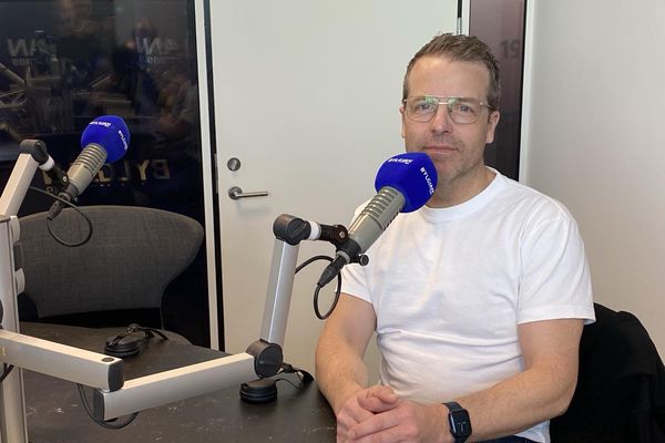 Biðlar til veitingamanna um að gera ráð fyrir dansgólfi