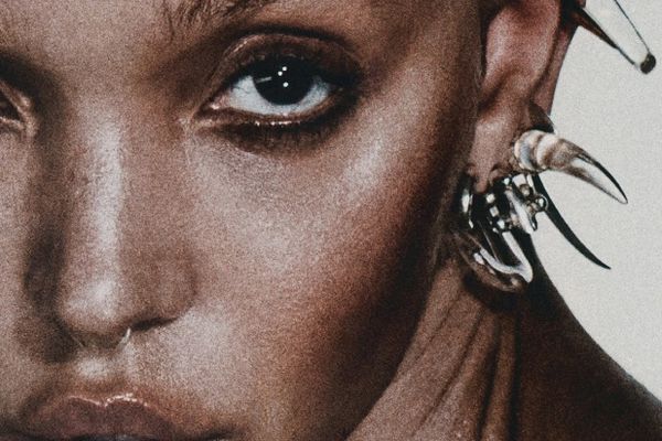 North West aðstoðar FKA twigs